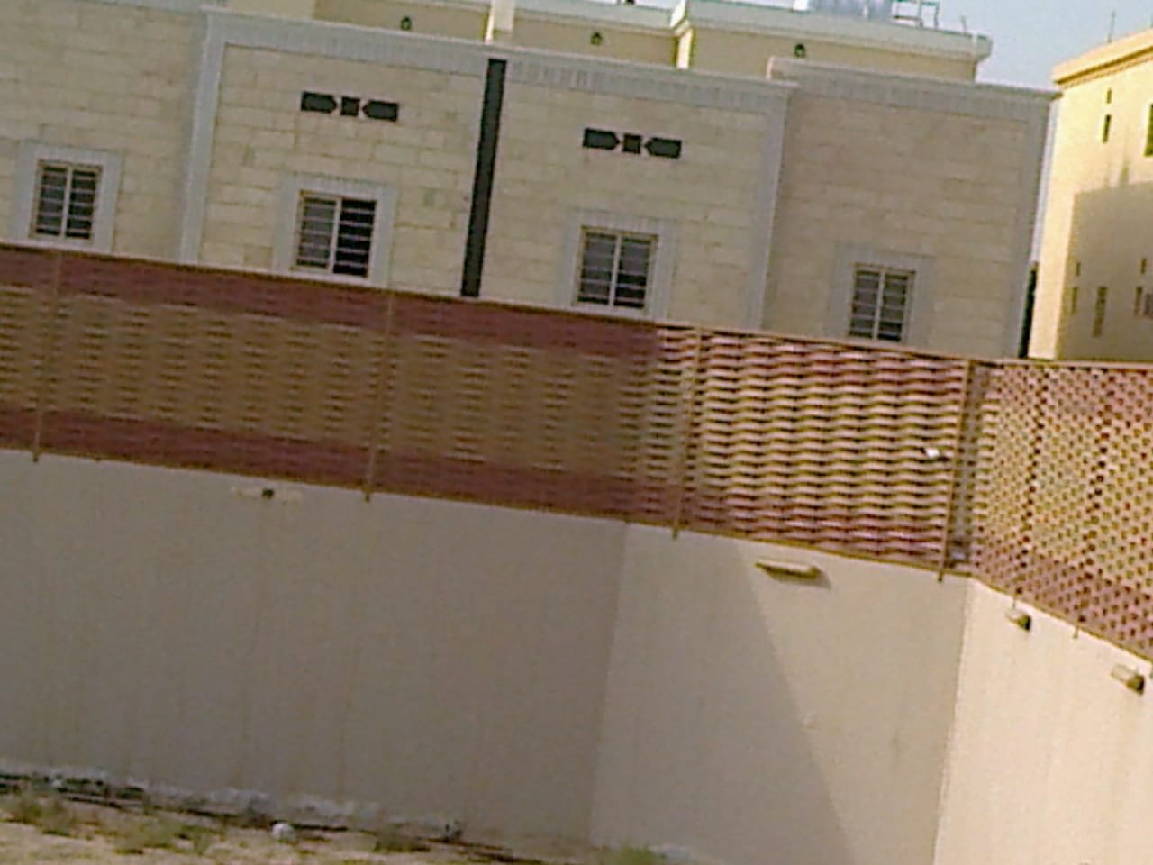 تركيب سواتر قماش وحديد وخشب بالرياض