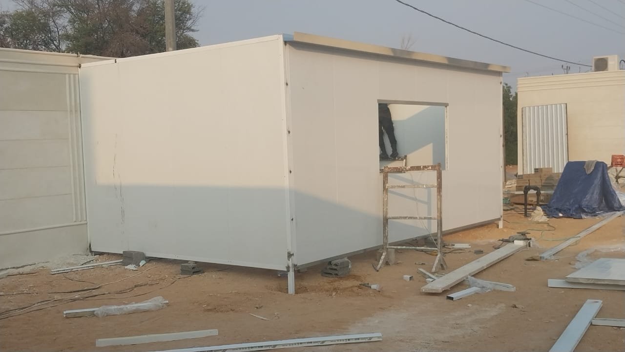 مميزات وانواع الساندوتش بانل ومفهومه واستخداماته